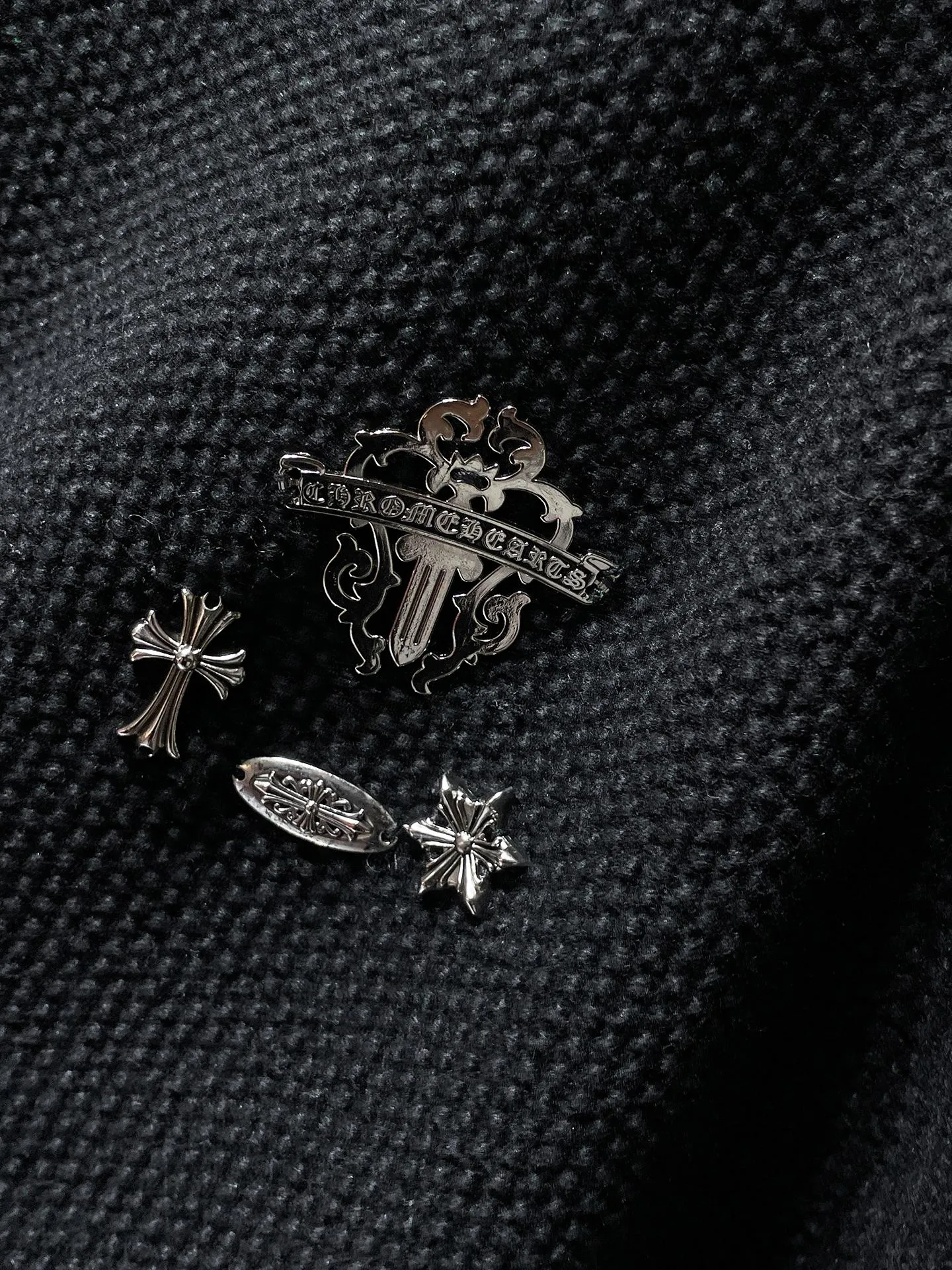 P236 Chrome Hearts 🍁Autumn and winter sweater series🍁 Cross metal➕hole treatment Selected high-quality wool blended knitted fabric Non-common version on the market Recommended colors: black gray white